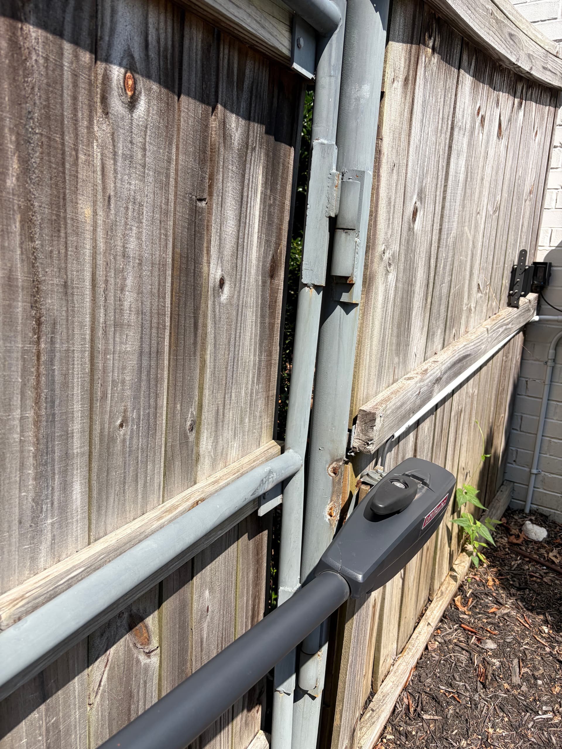 Gallery photos for Gate Repair Done Right in Brentwood: Image #1