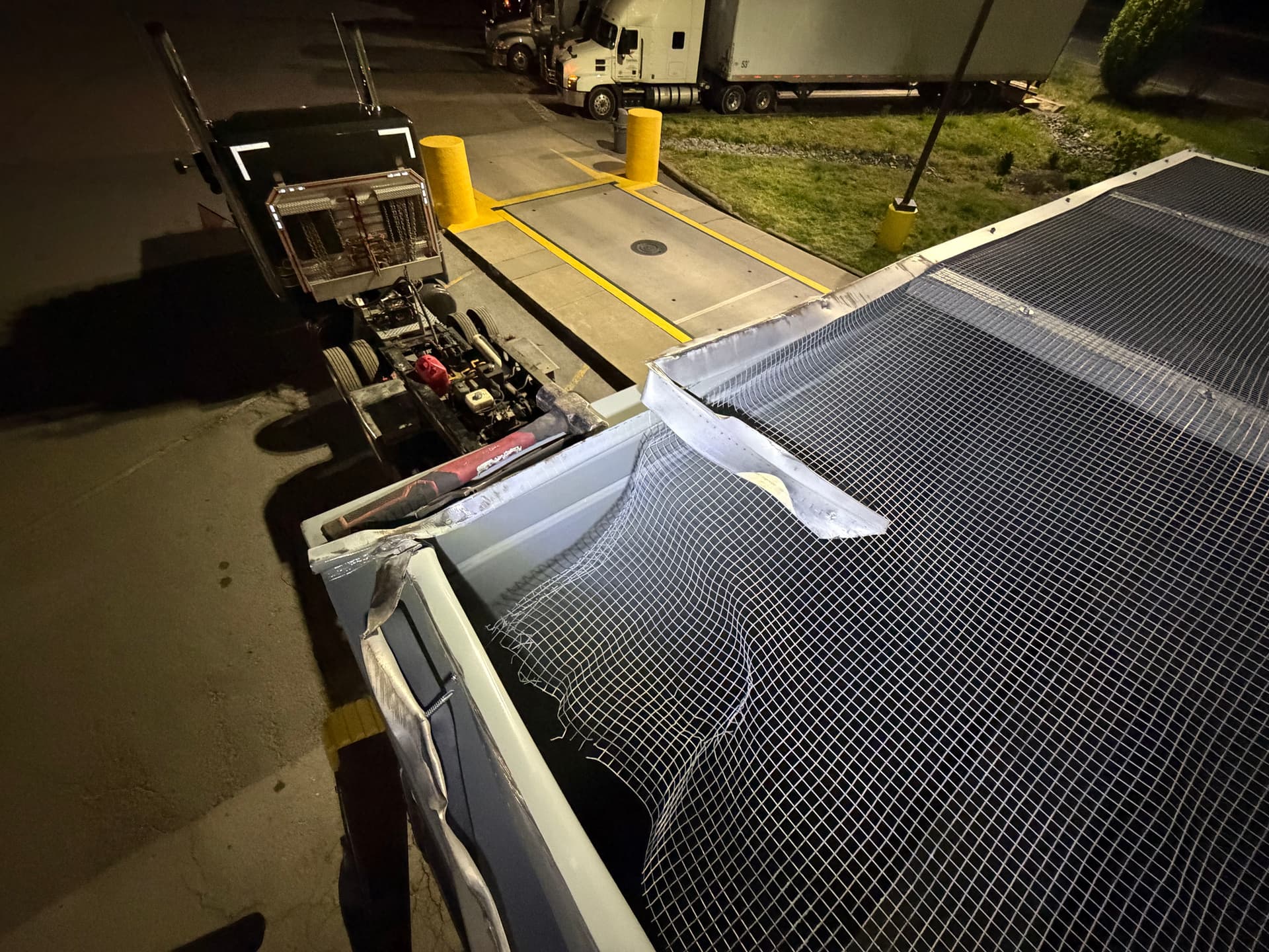 Gallery photos for Emergency Heavy Hauler Trailer Repair After Bridge Strike in Franklin Tennessee: Image #1