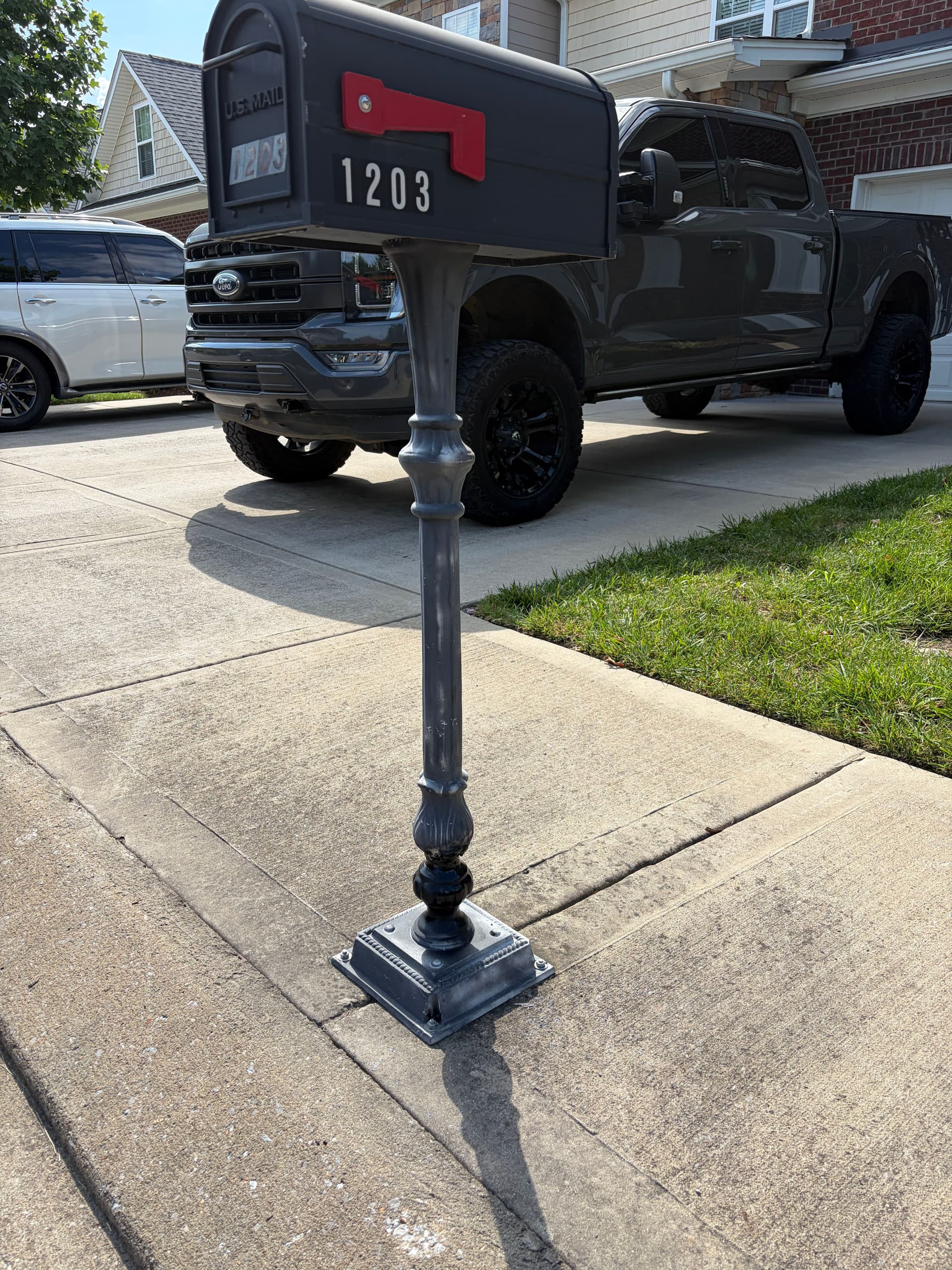 Gallery photos for Aluminum Mailbox Post Repair Done Right in Murfreesboro: Image #1