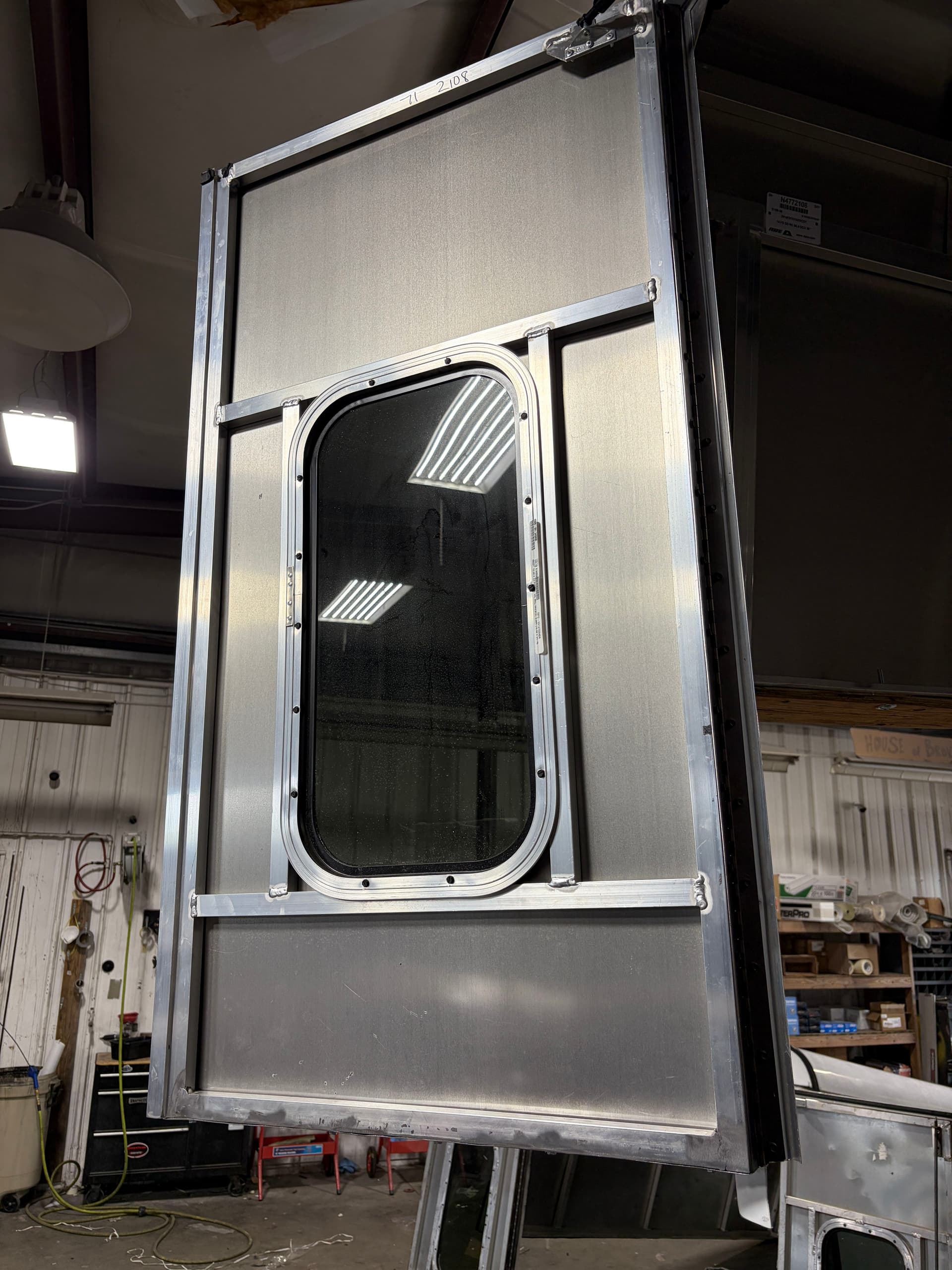 Gallery photos for Custom Aluminum Truck Topper Fabrication and Fit in Murfreesboro TN: Image #3