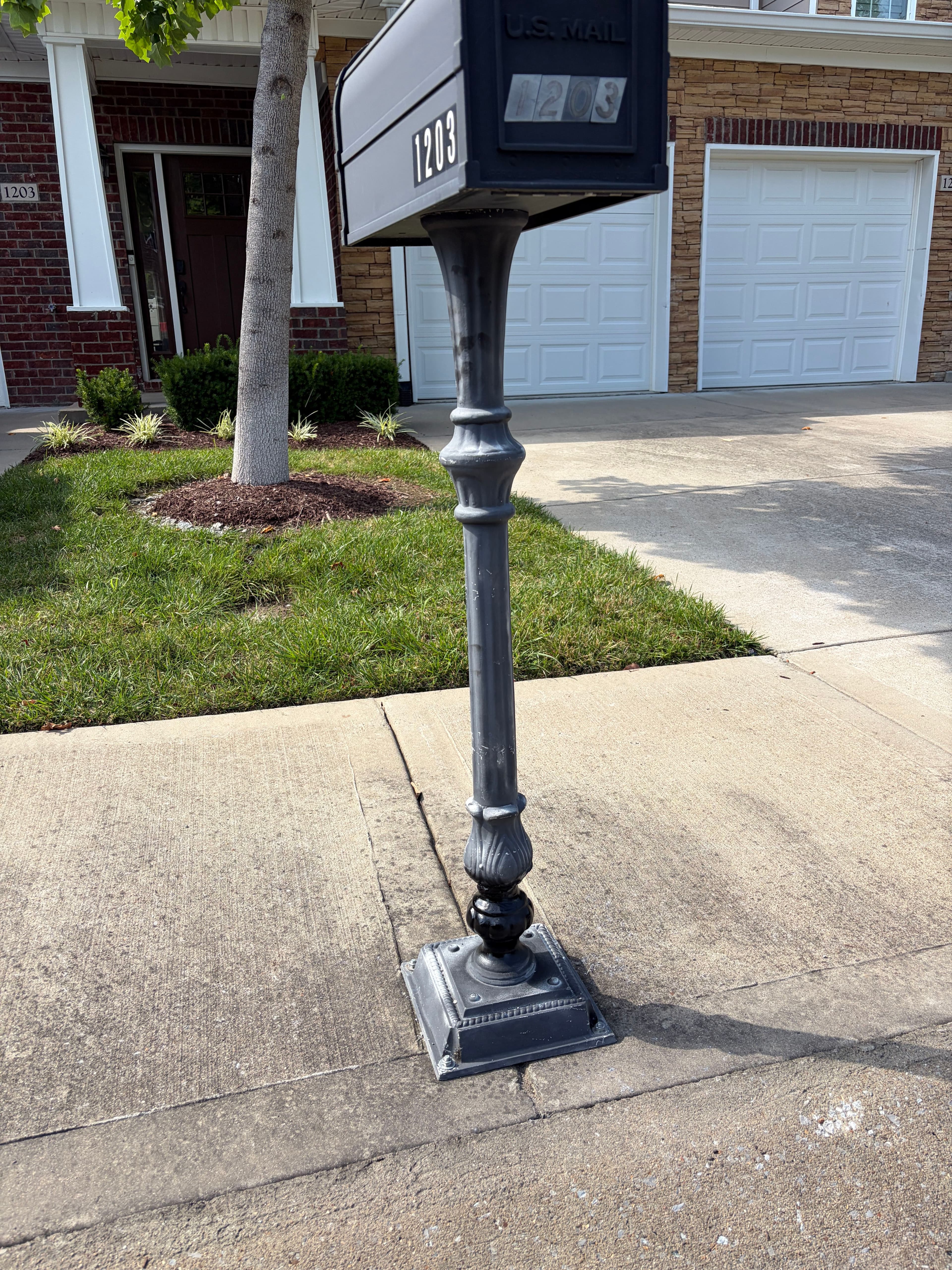 Project Aluminum Mailbox Post Repair Done Right in Murfreesboro image