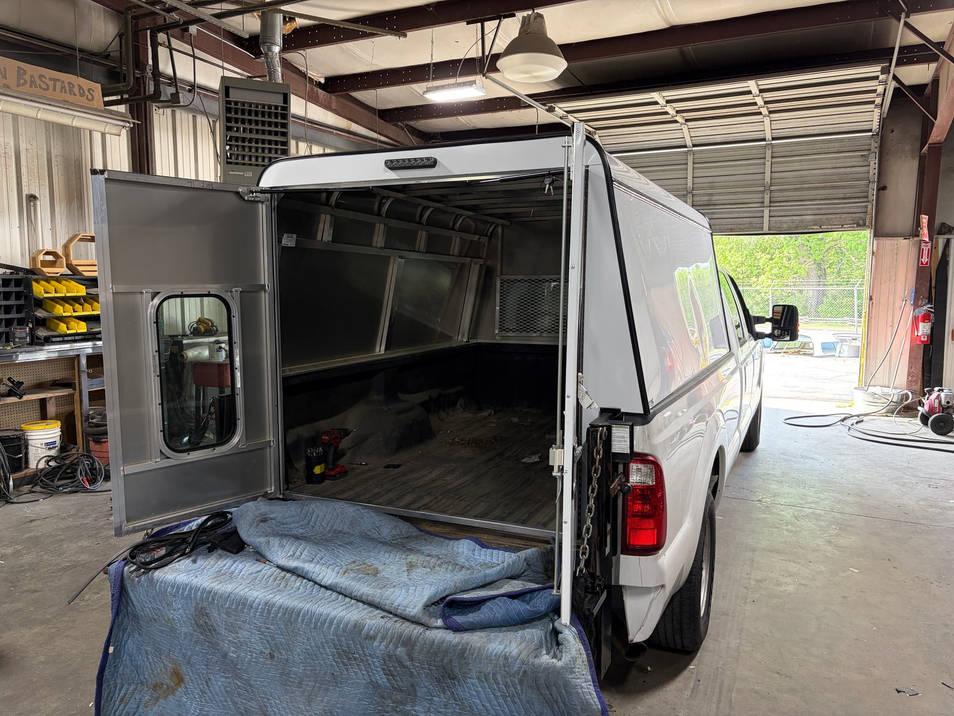Gallery photos for Custom Aluminum Truck Topper Fabrication and Fit in Murfreesboro TN: Image #5