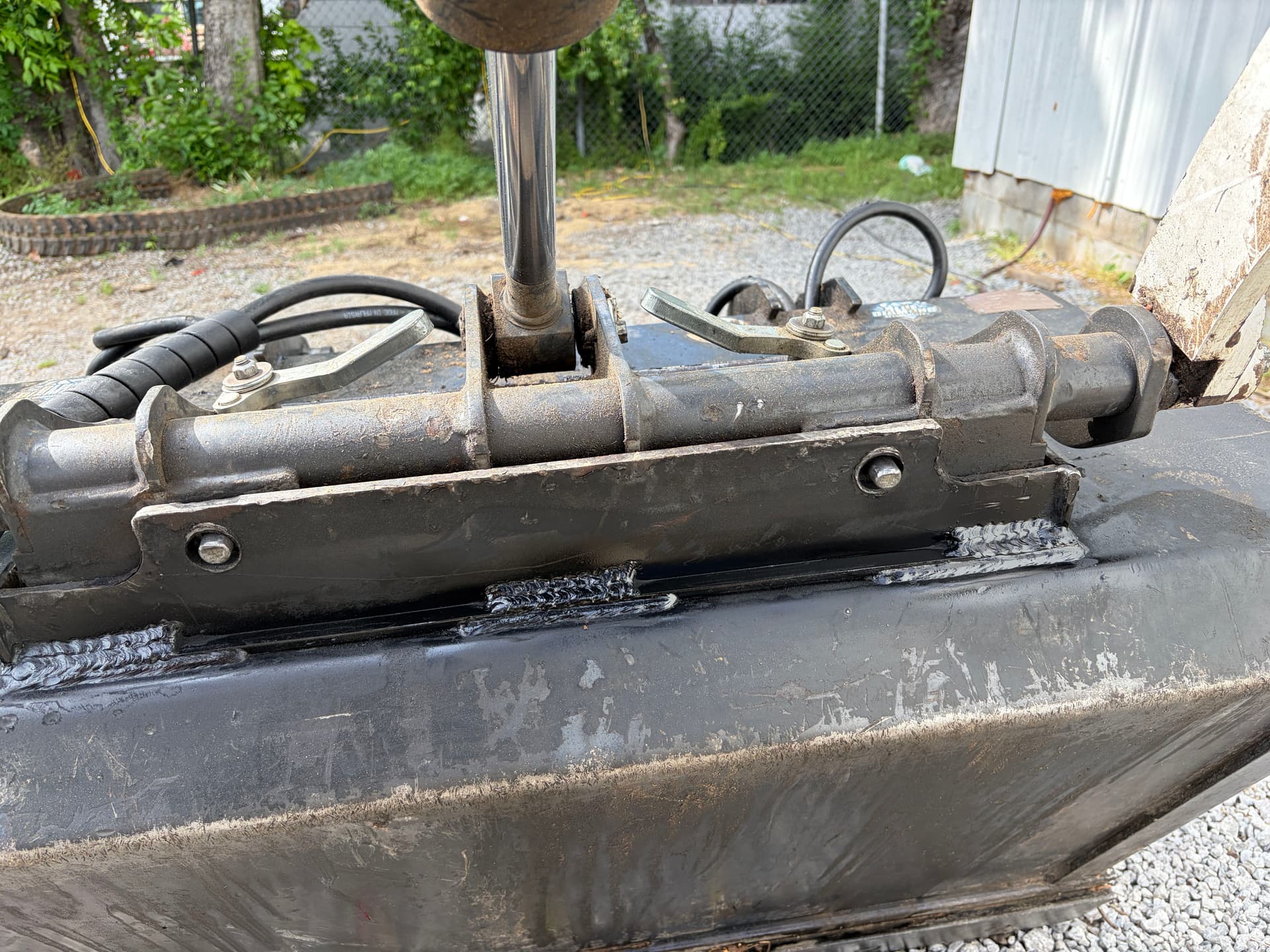 Gallery photos for Nashville Grappler Repair Gets a Tree Service Back to Work: Image #3