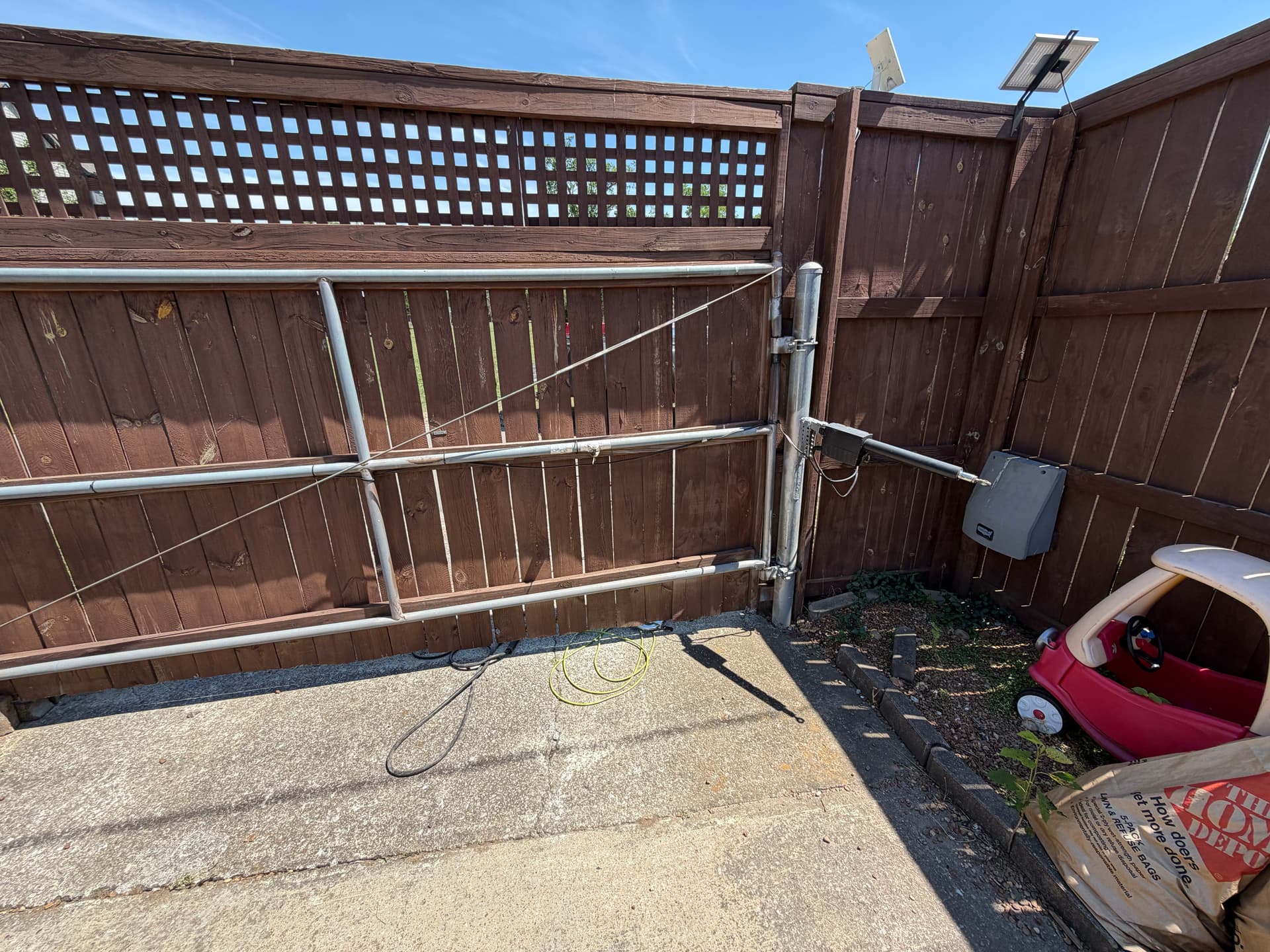 Nashville Gate Repair After Being Backed Into - Fixed Fast image