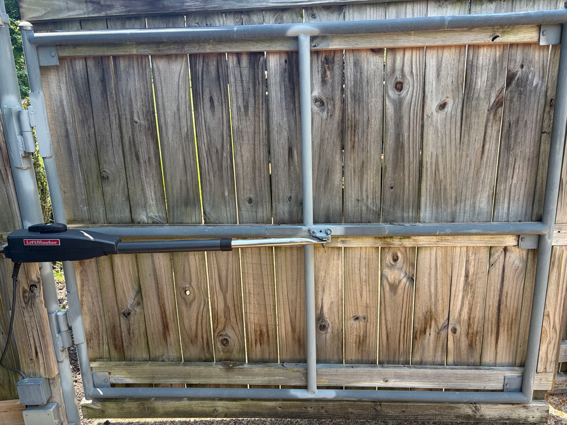 Gallery photos for Gate Repair Done Right in Brentwood: Image #4