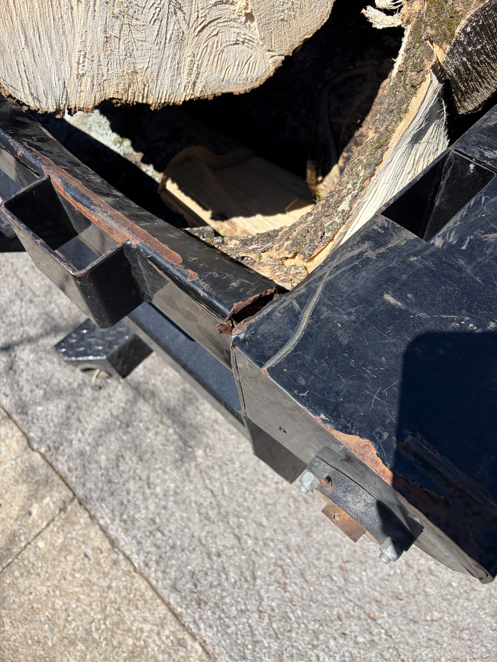 Gallery photos for Trailer Saved from Major Damage: Image #2