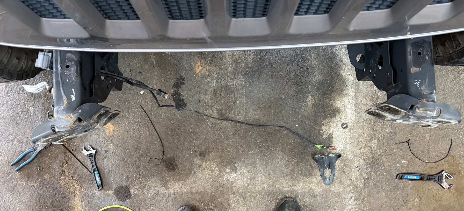 Gallery photos for Jeep Bumper Swap and Frame Repair Done Right in Nashville: Image #1