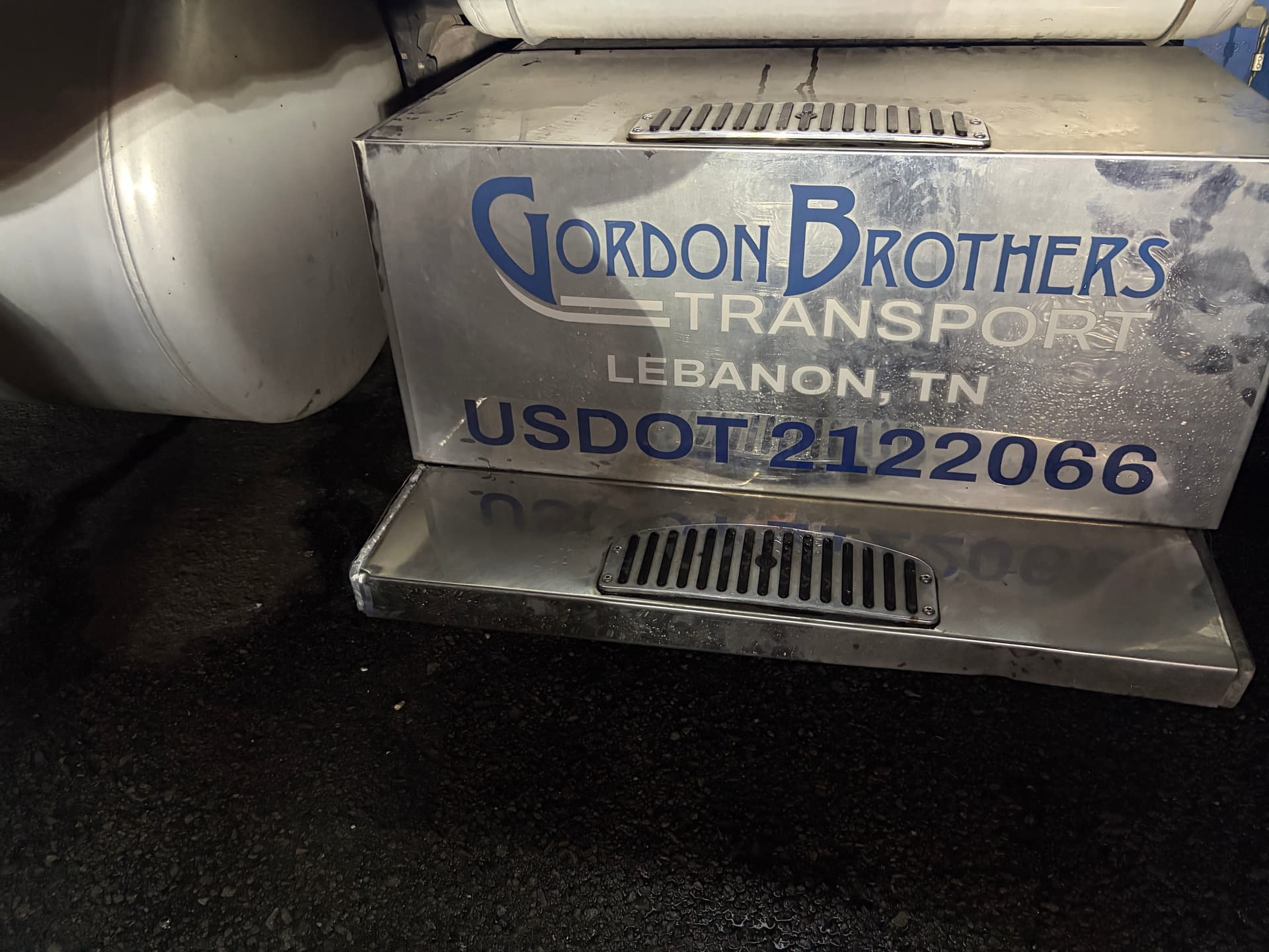 Gallery photos for Car Hauler Frame Split and Semi Step Repair in Lebanon TN: Image #3