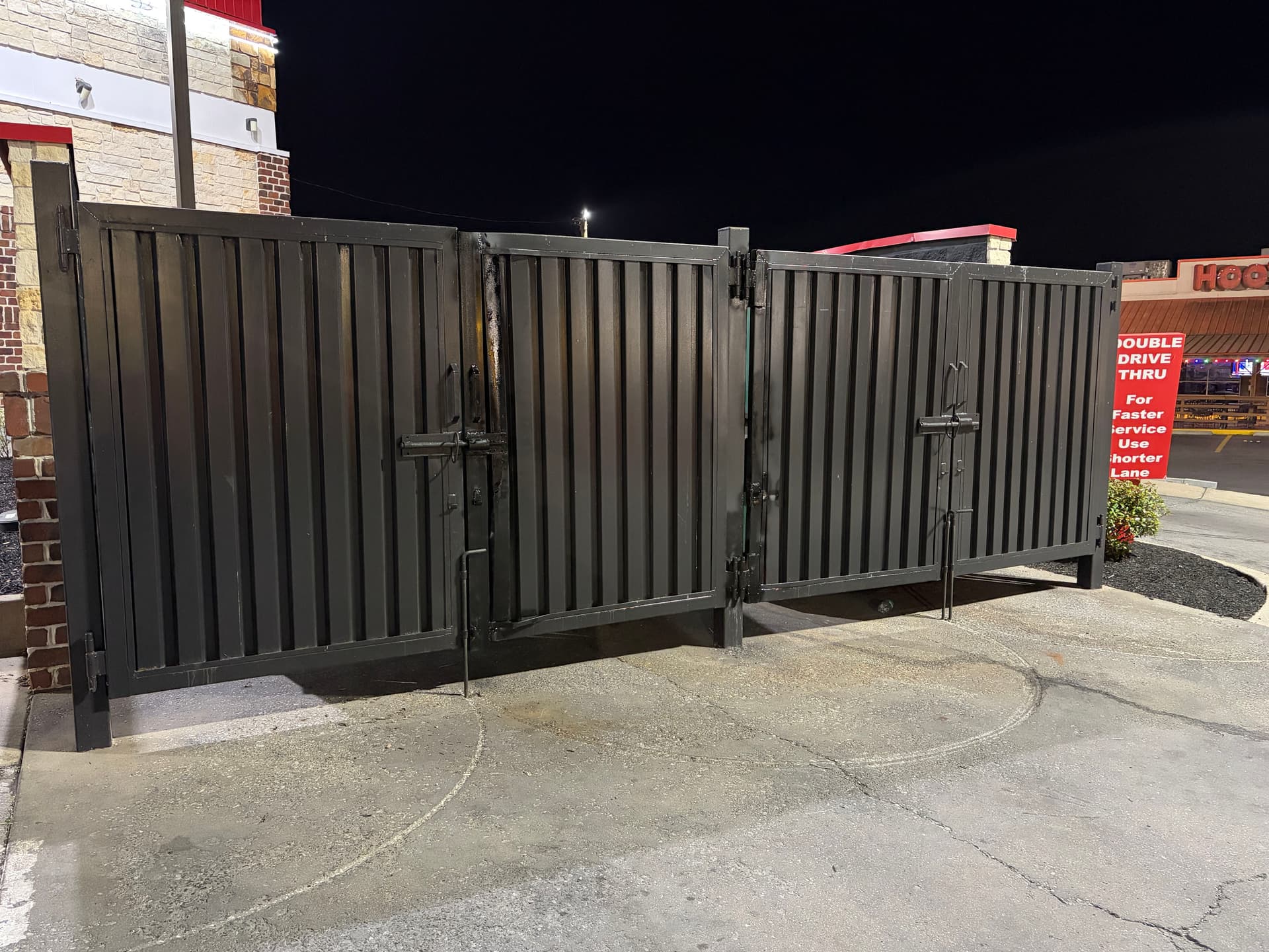 Gallery photos for Late-Night Gate Repair at a Clarksville Restaurant: Image #2